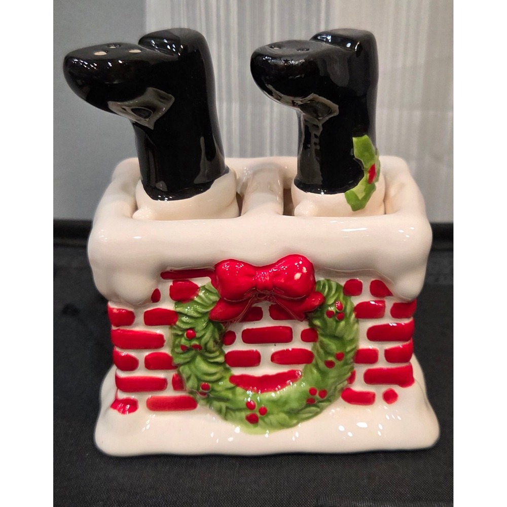 Giftco Inc Santa Boots in Chimney Salt and Pepper Shaker Set with Wreath Base